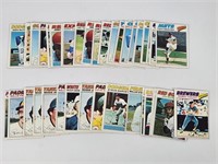 ASSORTED LOT OF 1977 TOPPS HOF & STAR CARDS