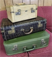 Cosmetic case, 2 suitcases