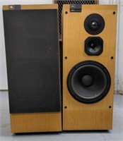 Pair of JBL L80t3 speakers 13"x12"x31" bidding on
