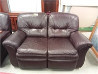 Loveseat with reclining ends