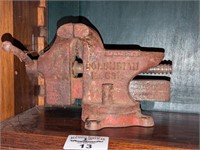 Columbian No 63 1/2 bench Vise