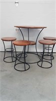 ROUND TEAK BISTRO TABLE + 4 STOOLS