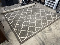 Area Rug Appros. 8' x 10'