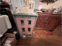 WOODEN DOLL HOUSE WITH DOLLS AND FURNITURE