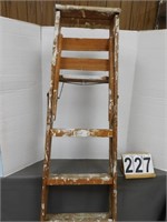6 Foot Wooden Ladder