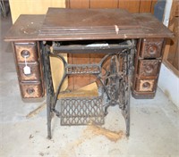 Antique Singer Sewing Machine Base does not have
