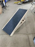Brand New Pet Ramp.  Adjustable Height 11"up to