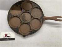 Cast iron pan