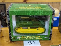 Ertl John Deere 1010 Crawler