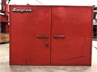 Snap On Combination Puller Set In Metal Cabinet