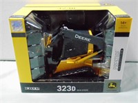 John Deere 323D Skid Steer