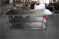 STAINLESS COMMERCIAL METAL TABLE