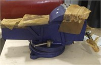 Wilton 6" heavy duty bench vise with swivel base