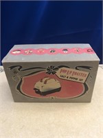 VINTAGE IN BOX POP TOASTER SALT AND PEPPER SHAKERS