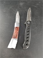 Pair of pocket knives