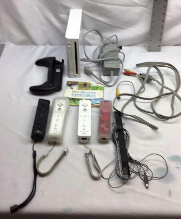 F8) NINTENDO WII AND ACCESSORIES, WORKED WHEN USED