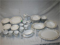 100 piece china set