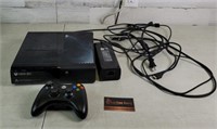 XBOX 360 with Remote - works