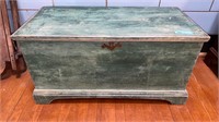 GREEN PAINTED DOVETAILED BLANKET CHEST