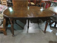 SOLID WOOD QUEEN ANNE LEG DINING TABLE