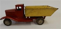 DUMP TRUCK TOY