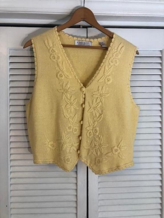 VINTAGE CLOTHING AUCTION - ENDING 7/9/2024