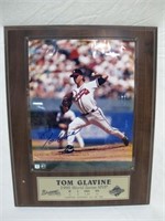 TOM GLAVINE SIGNED PHOTOGRAPH W/ COA