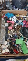 Lot with assortment of costume jewelry