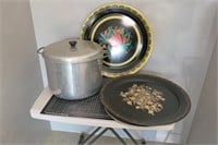 Lg Pot & Vintage trays