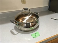 silver cooking pot w/lid