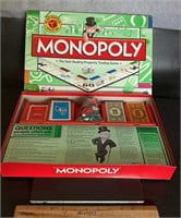 BOARD GAME-MONOPOLY