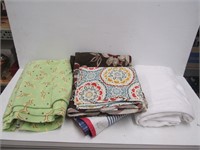 Blankets & Pillow Shams Tote