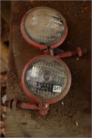 SEALED TRACTOR LAMP