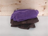 3 bath towels--- still have tags