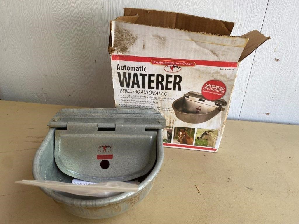 NEW automatic float livestock waterer