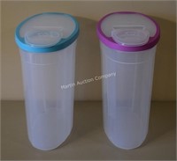 (K3) Pair of Rubbermaid Cereal Containers