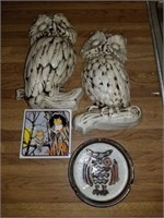 WHITE CERAMIC OWLS AND ASH TRAY