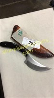 Hunting knife