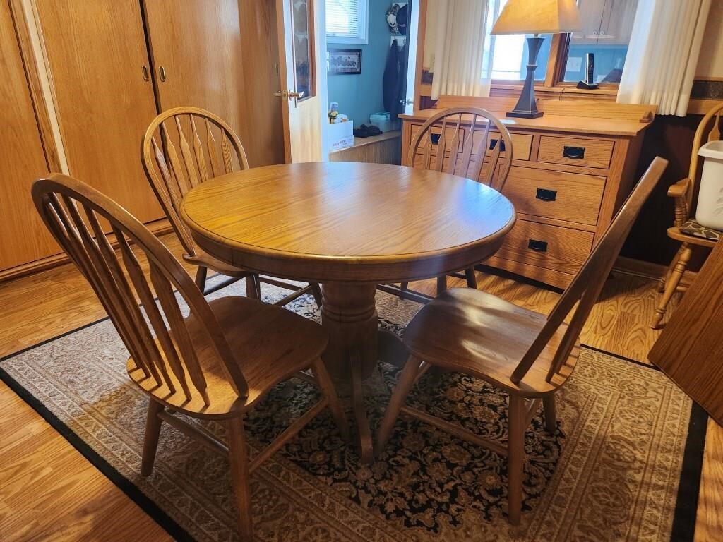 Kitchen/Dining room Table.  42 with a 18in Leaf.