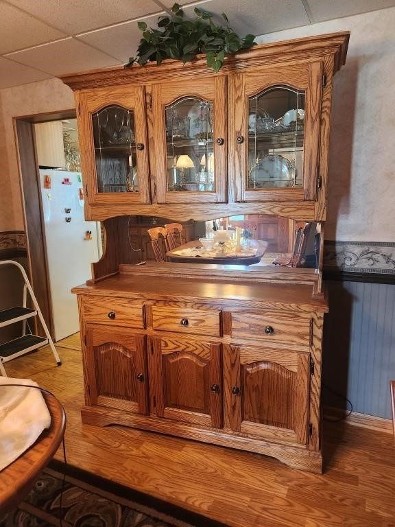 China Cabinet/Hutch. With Mirrored Back. Oak