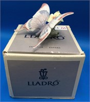 Lladro Mariposa A Moments Rest Butterfly Figurine
