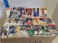 Group of hockey cards not graded