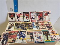 Group of hockey cards not graded