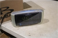 Emerson research smart set clock