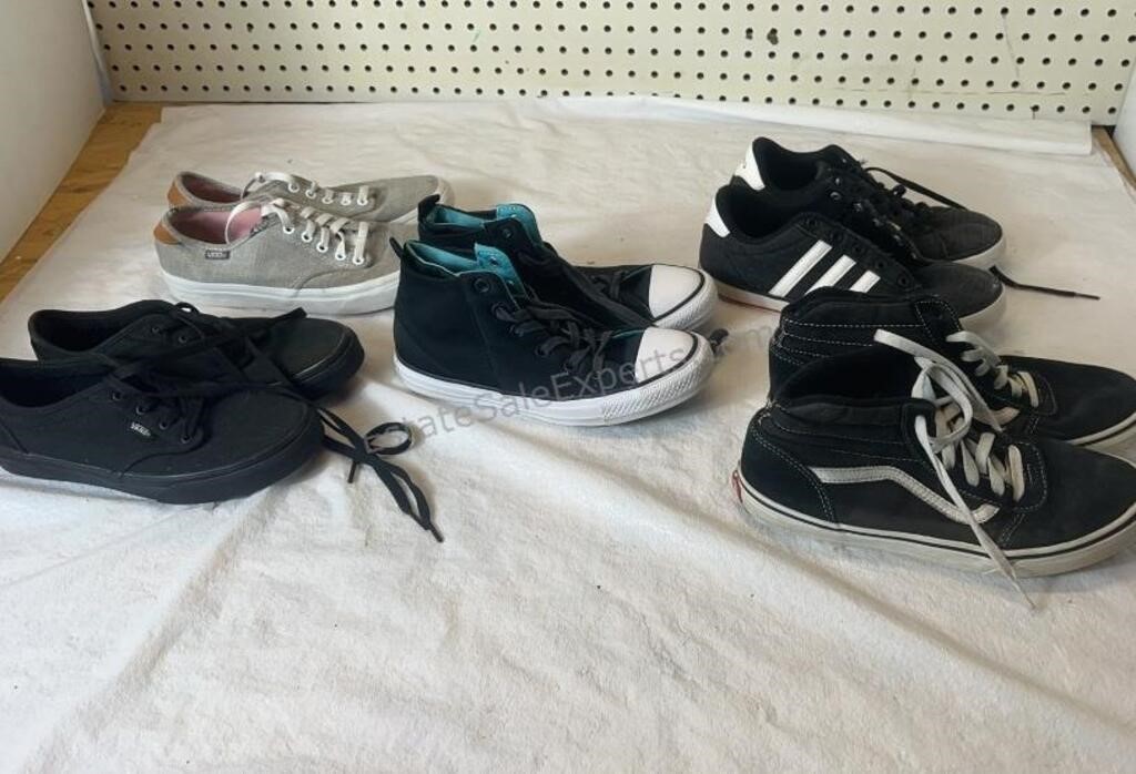 Assorted Size Shoes