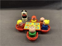 VINTAGE FISHER PRICE LITTLE PEOPLE PICNIC.