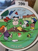 DANBURY MINT PEANUTS COLLECTOR PLATE   IT'S A HIT