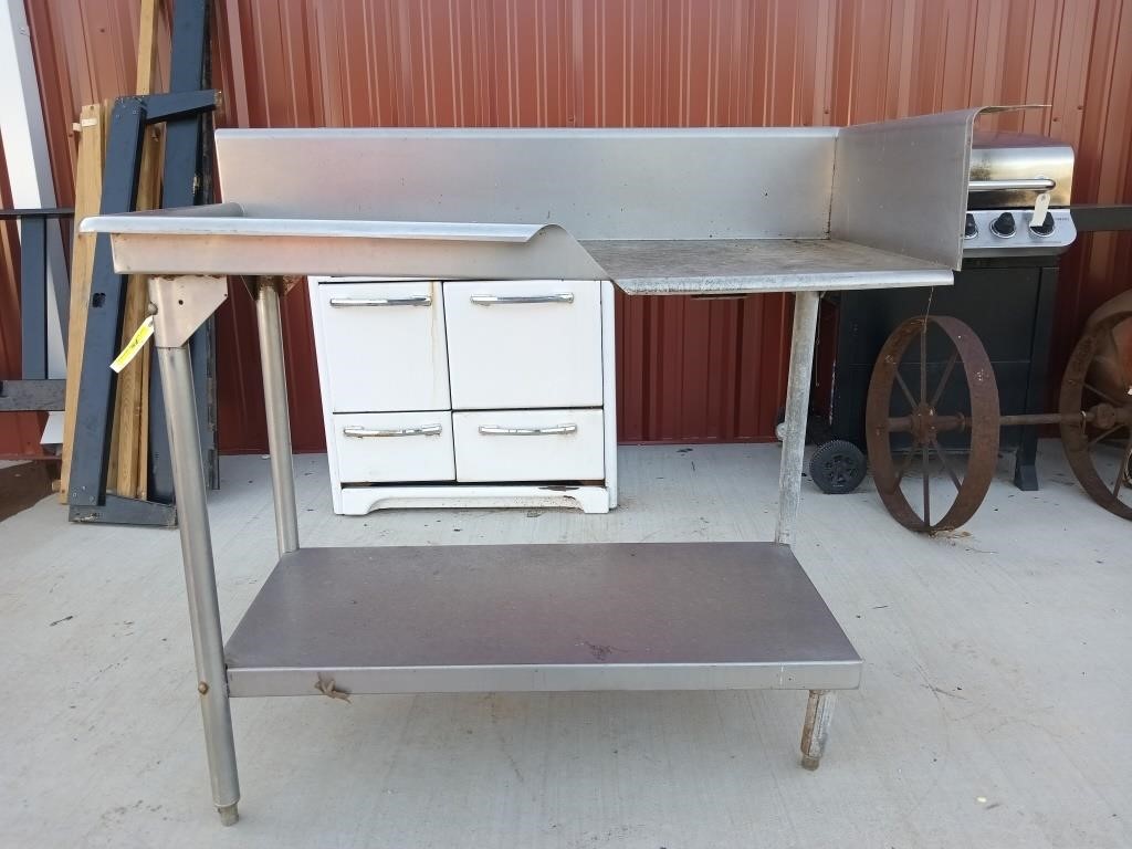 Stainless fish cleaning table 44x49.5x24