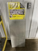 Diamond plate peg board