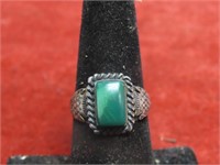 Sterling silver ring w/turquoise stone.